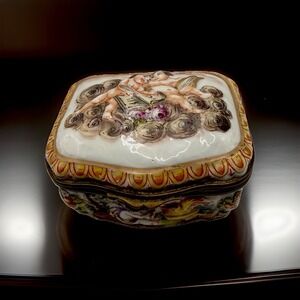 Antique Capodimonte Porcelain Hinged Trinket Jewelry Box Hand Painted Cherubs